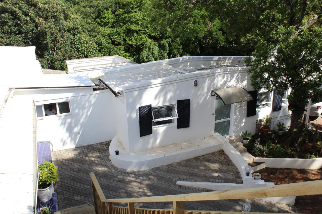 Blue'S Guest House - East London Bonza Bay Экстерьер фото