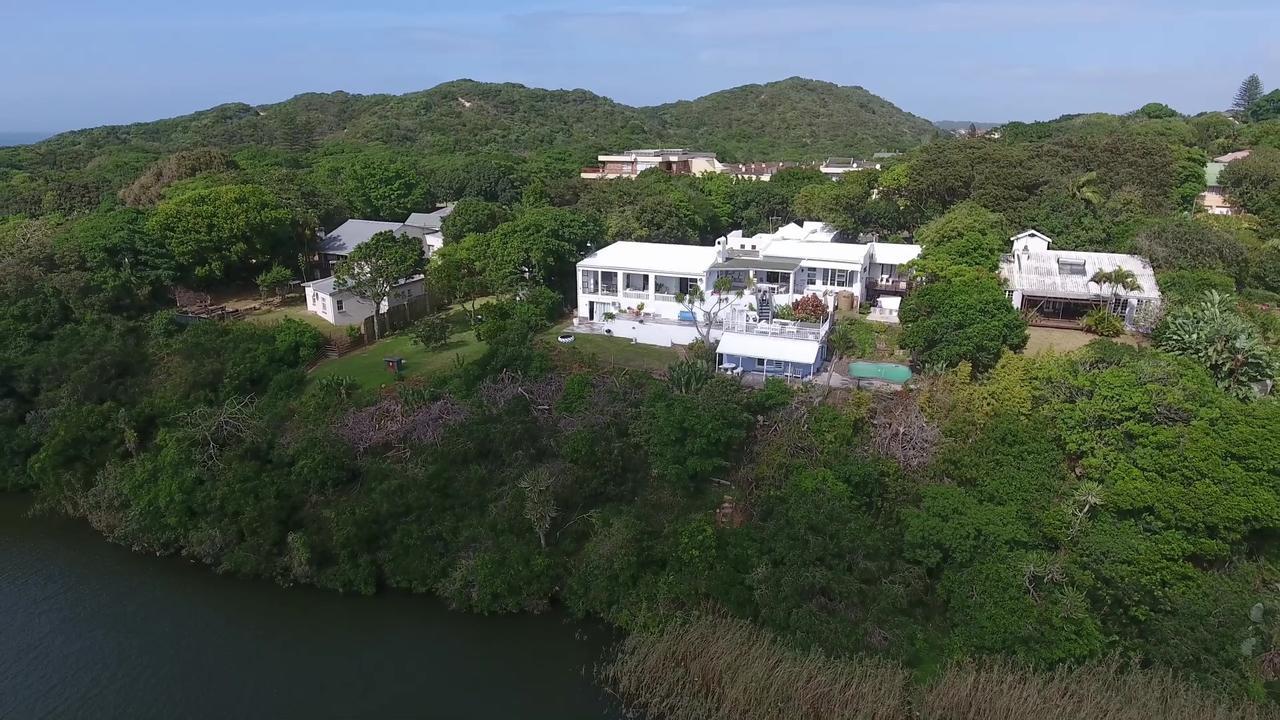 Blue'S Guest House - East London Bonza Bay Экстерьер фото