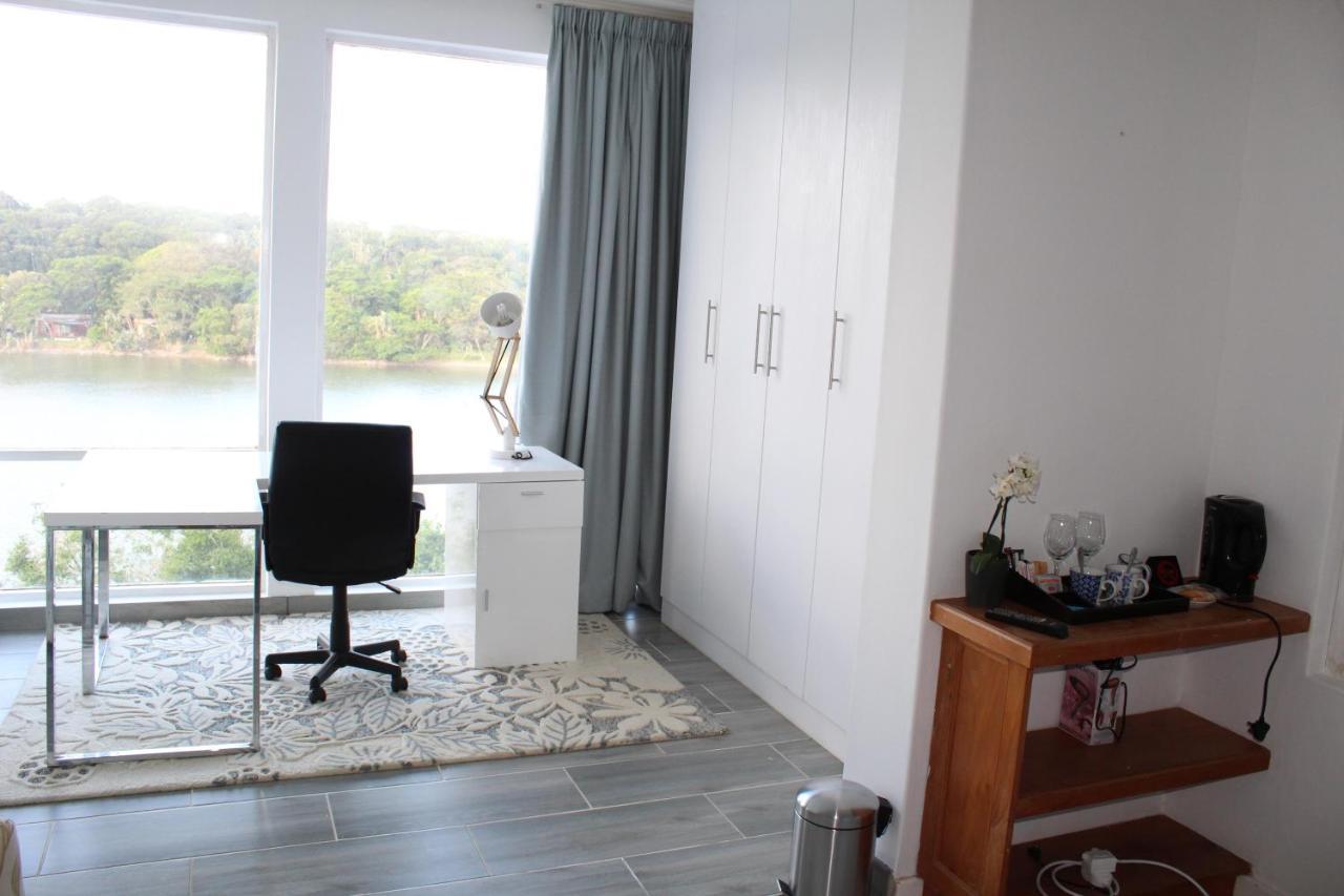 Blue'S Guest House - East London Bonza Bay Экстерьер фото