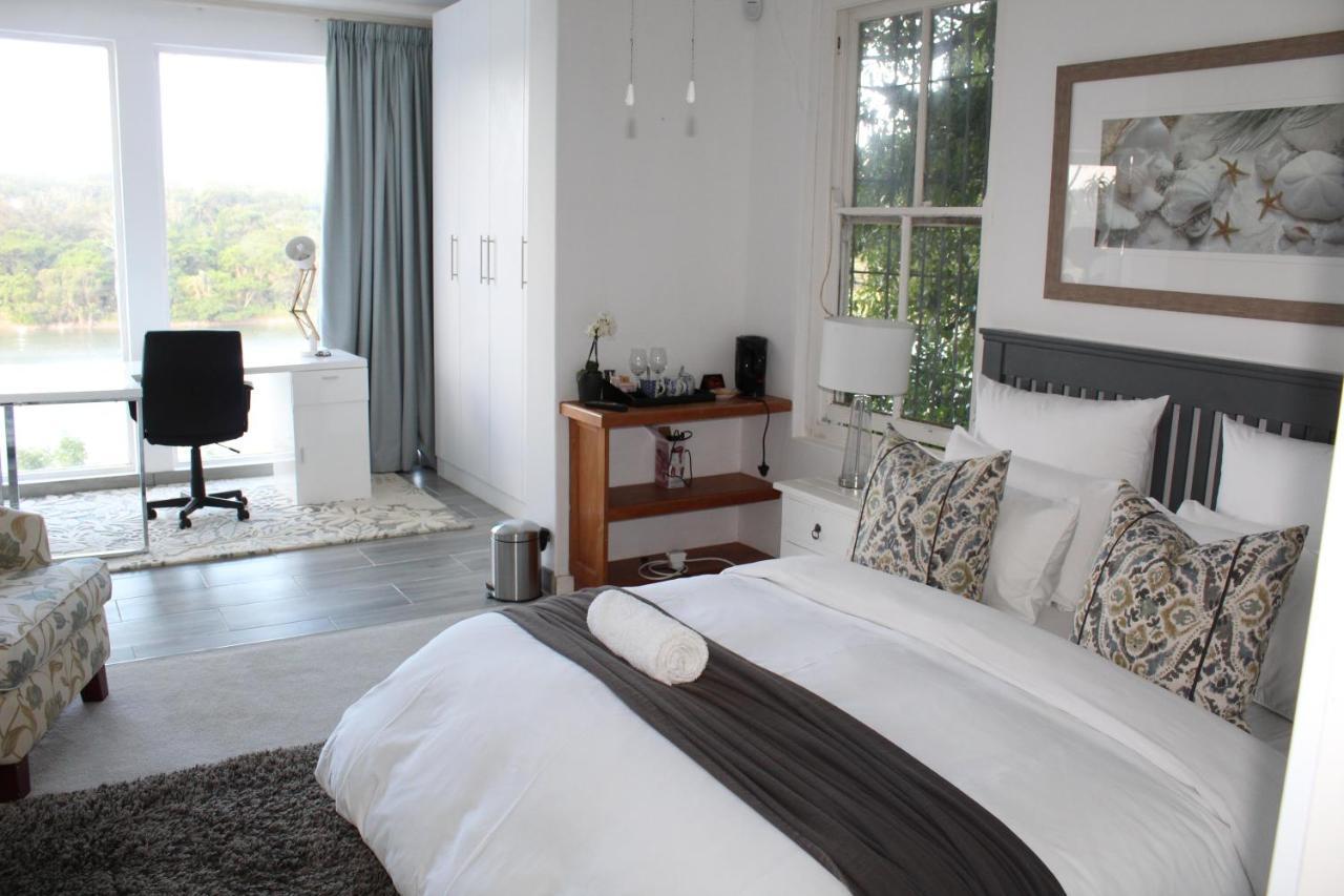 Blue'S Guest House - East London Bonza Bay Экстерьер фото