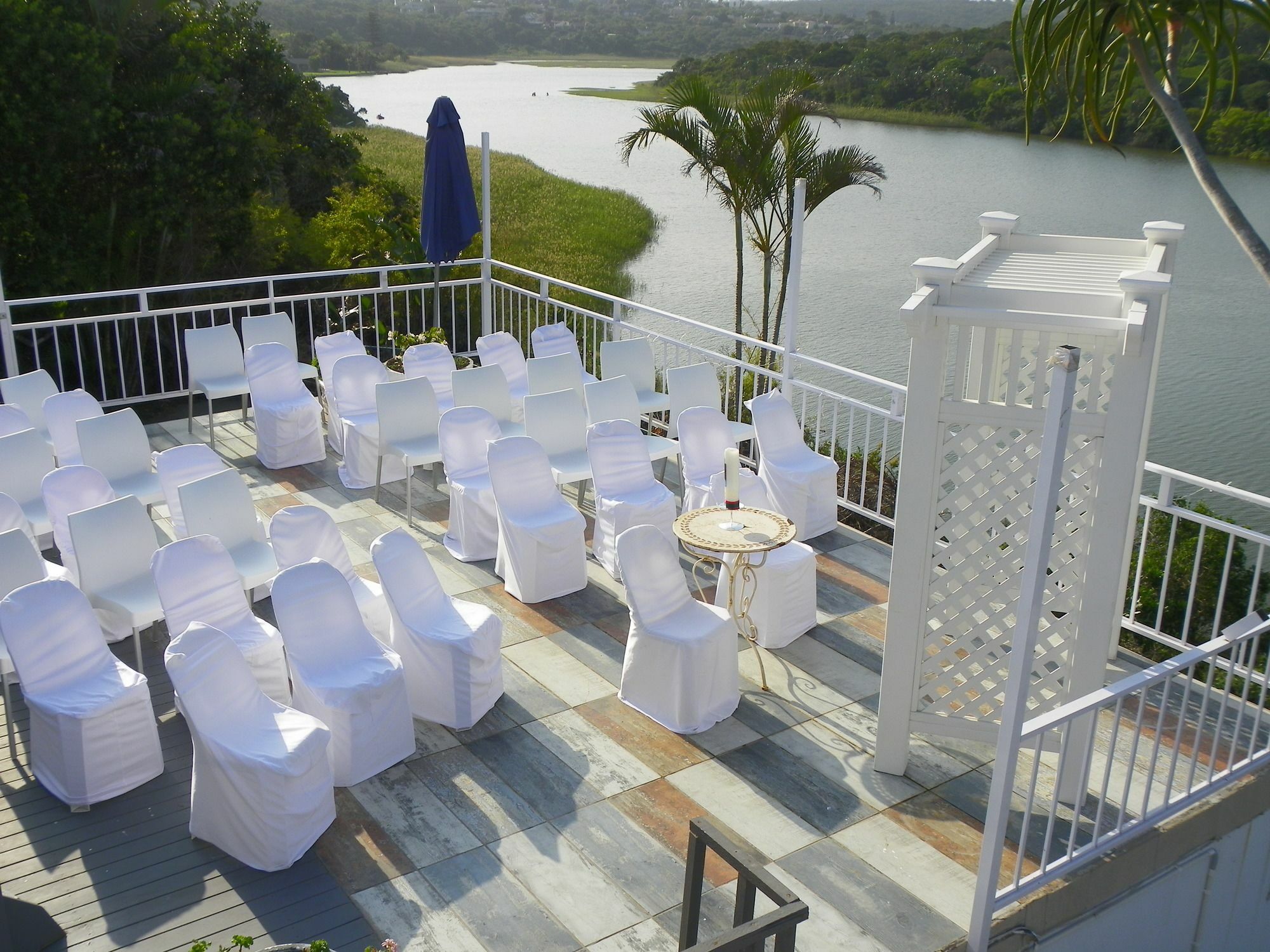 Blue'S Guest House - East London Bonza Bay Экстерьер фото
